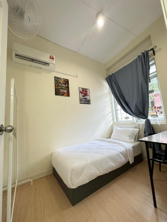 Ww Hostel 22A Private Shower 조지타운 외부 사진