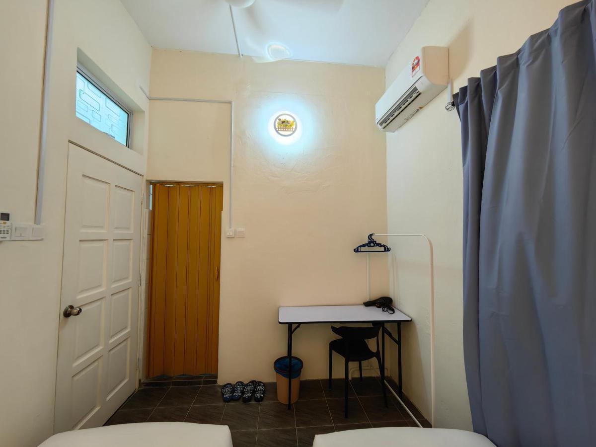 Ww Hostel 22A Private Shower 조지타운 외부 사진