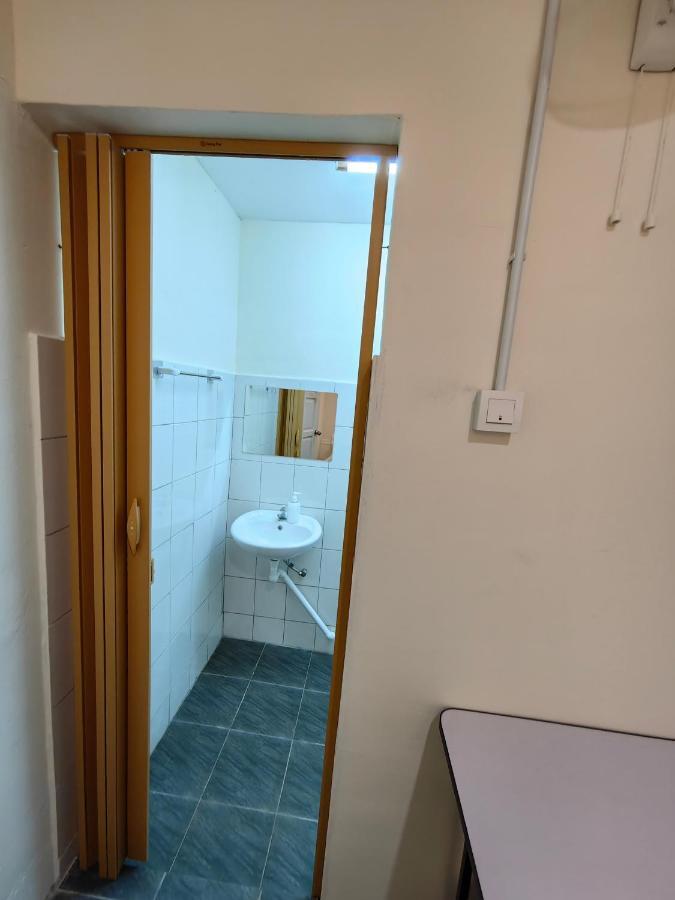 Ww Hostel 22A Private Shower 조지타운 외부 사진