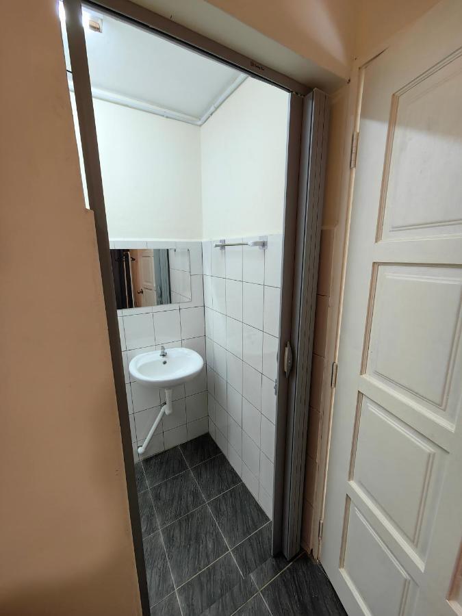 Ww Hostel 22A Private Shower 조지타운 외부 사진