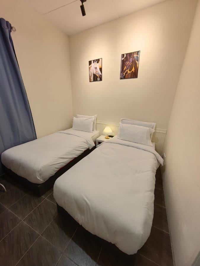 Ww Hostel 22A Private Shower 조지타운 외부 사진